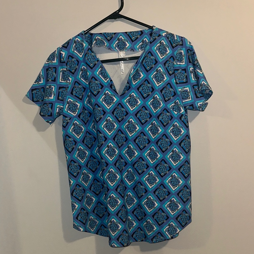 Lulu-B Blue and White Patterned Blouse